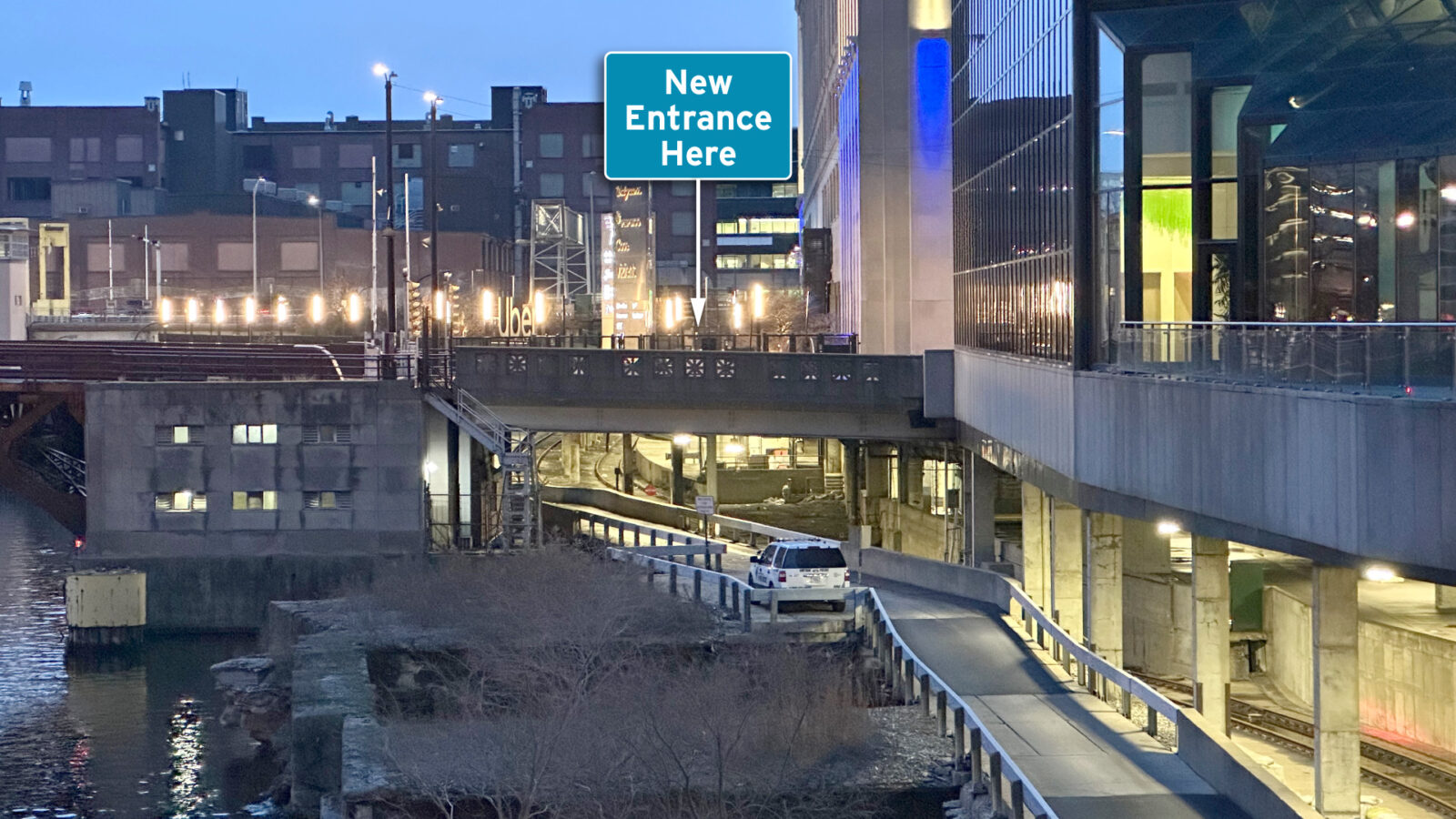 The north end of the Chicago Union Station mail platform taken from the Jackson Blvd bridge. The platform end is very narrow.